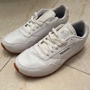 Great condition - white Reebok classic sneakers. Women’s size 8.5.